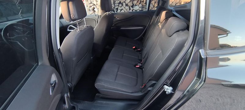 Opel Zafira (2012) Opel Zafira Tourer 2,0CDTI - fotka 13 z 22