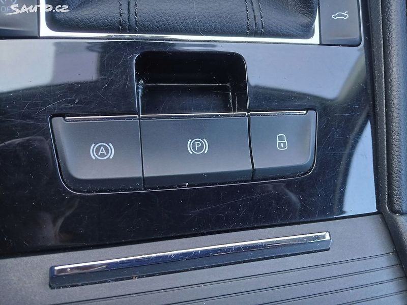 Škoda Superb 2.0 TDI 110kW - fotka 26 z 35