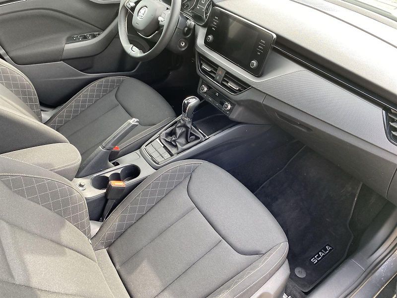Škoda Scala (2023) 1.0 TSI DSG Ambition - fotka 8 z 28