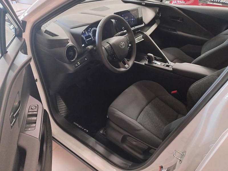 Toyota C-HR (2026) 1.8 FHEV COMFORT - 0% úrok - fotka 7 z 14
