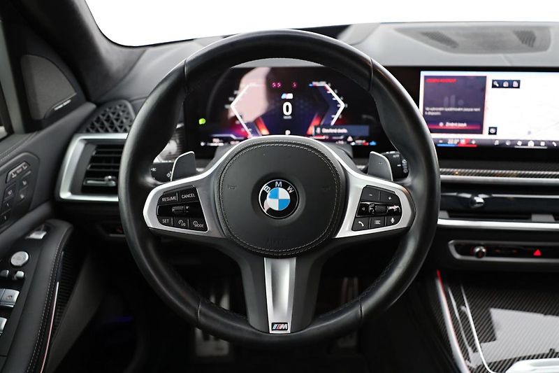BMW X7 xDrive40d - fotka 13 z 14
