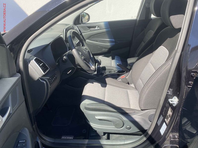 Hyundai Tucson (2020) 1.6 GDi, Trend, navi, kamera - fotka 9 z 19