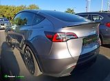 Tesla Model Y (2023) Quicksilver, Bílý interiér - náhled 3