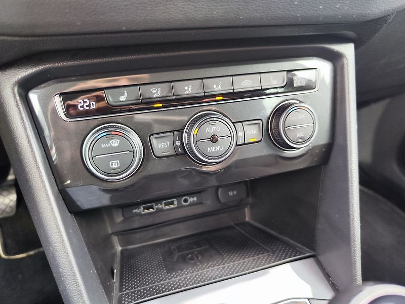 Volkswagen Tiguan 1.5 TSI/110kW Comfortline - fotka 23 z 35