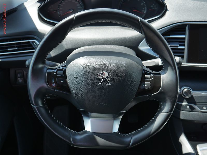 Peugeot 308 (2018) 1.2PT, 1.maj,ČR, Klima - fotka 11 z 23