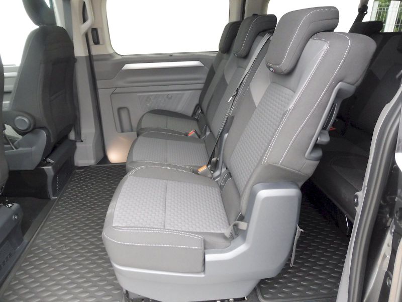 Volkswagen Caravelle (2026) Style DR 2,0 TDI 125kW 8AUT 4M - fotka 23 z 31