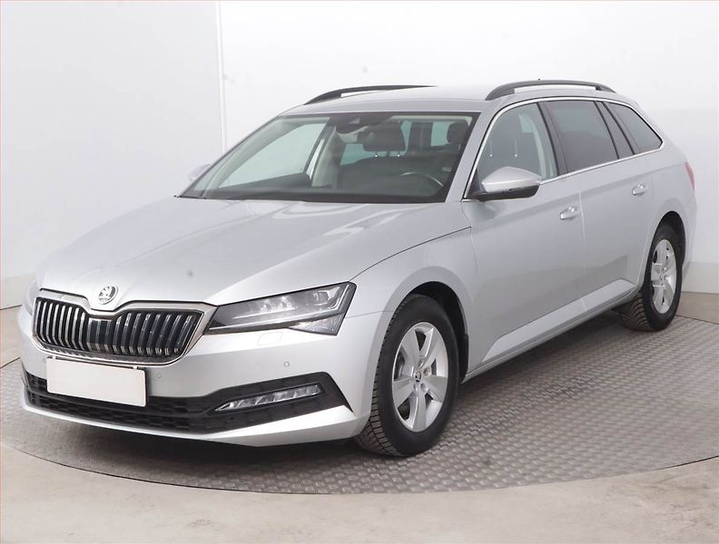 Škoda Superb (2021) Ambition 2.0 TDI - fotka 2 z 17