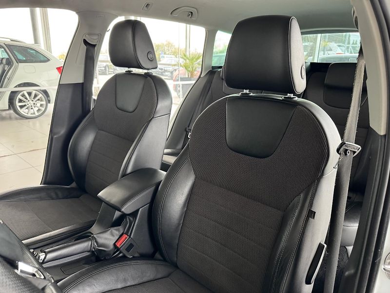 Škoda Octavia 2,0TDI DSG*Navi*Xenon*Kamera - fotka 15 z 36