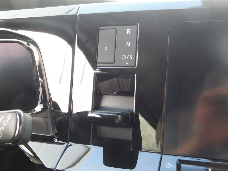 Volkswagen Multivan (2025) Long Life 1,5 TSI PHEV 180kW D - fotka 18 z 30