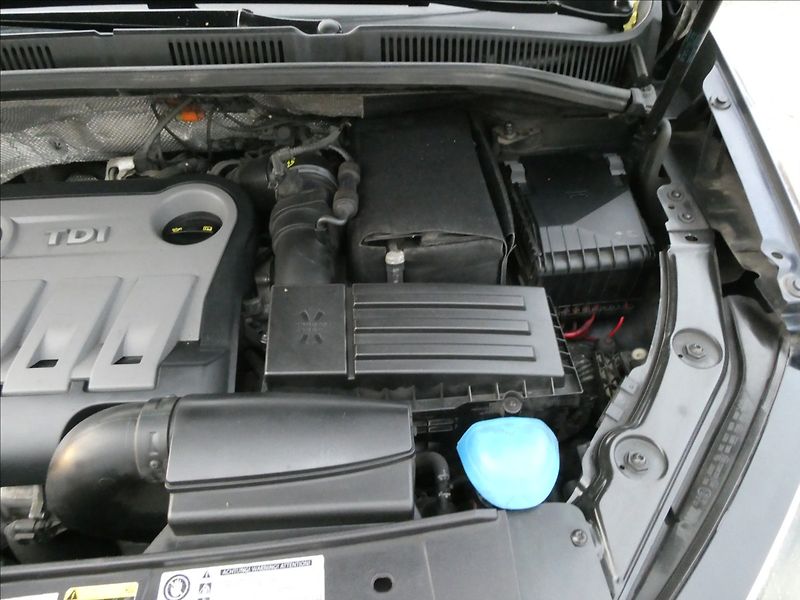 Volkswagen Sharan 2,0 TDi 103kW Cup,2xkola,panor - fotka 43 z 67