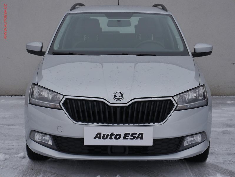 Škoda Fabia (2021) 1.0 TSi, 2.maj,ČR, Ambition - fotka 2 z 23