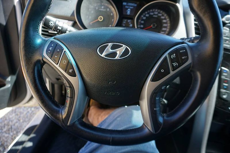 Hyundai i30 (2015) 1,6 1.Majitel  nové v ČR - fotka 22 z 33