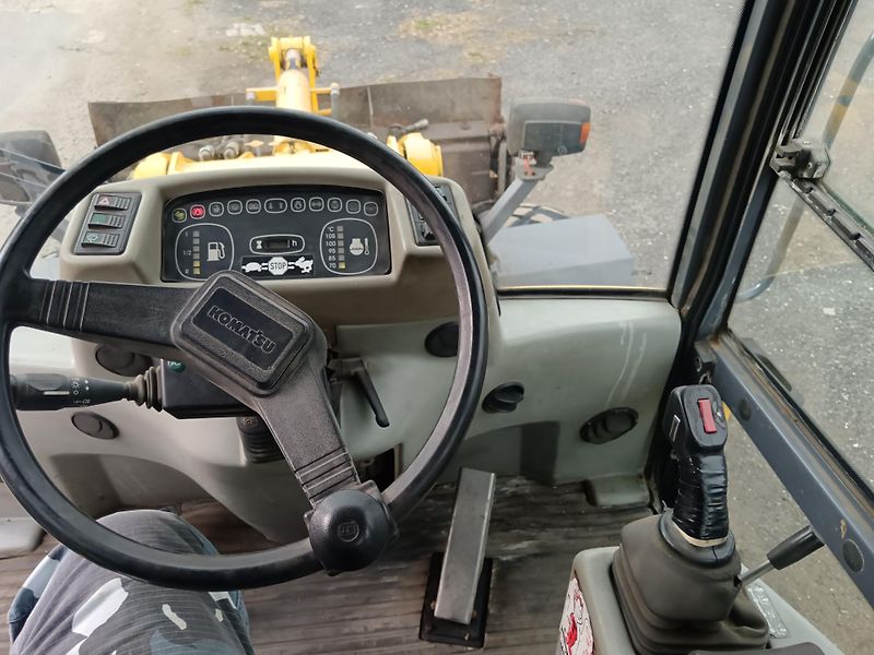 Komatsu (2004)  WA 85-3 4X4 - fotka 16 z 19