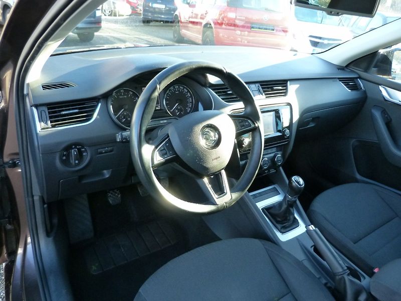 Škoda Octavia 1.4 TSI auto klima - fotka 10 z 26