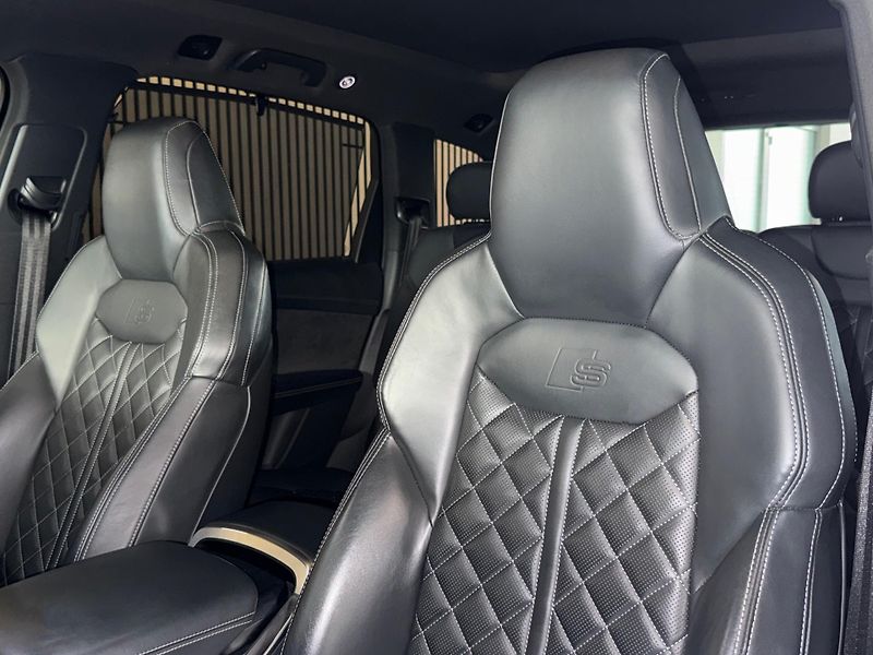 Audi SQ7 TDI V8 B&O 7míst Laser Carbon - fotka 11 z 49