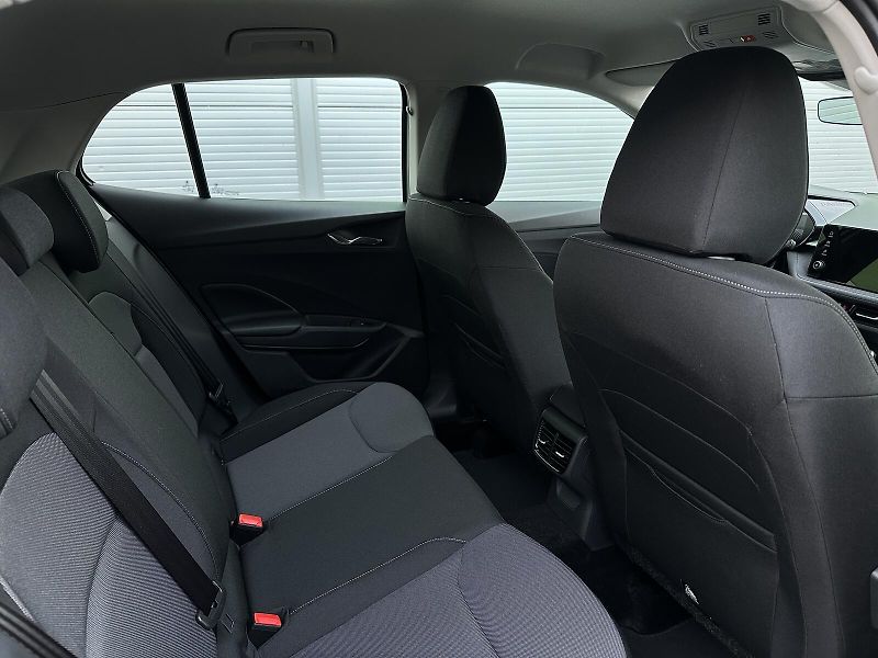 Škoda Fabia 1.0TSi 95PS LED V.Cockpit Clim - fotka 34 z 36