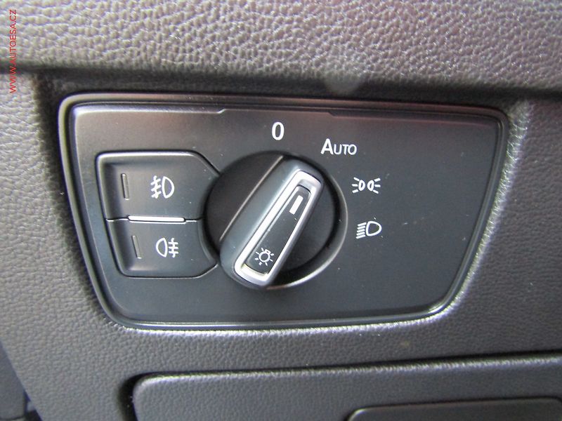 Volkswagen Passat (2015) 1.6 TDi, AC, temp - fotka 16 z 18