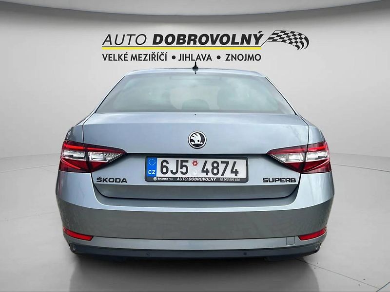 Škoda Superb Liftback 2.0 TDI DSG 140kW 6AT - fotka 7 z 36