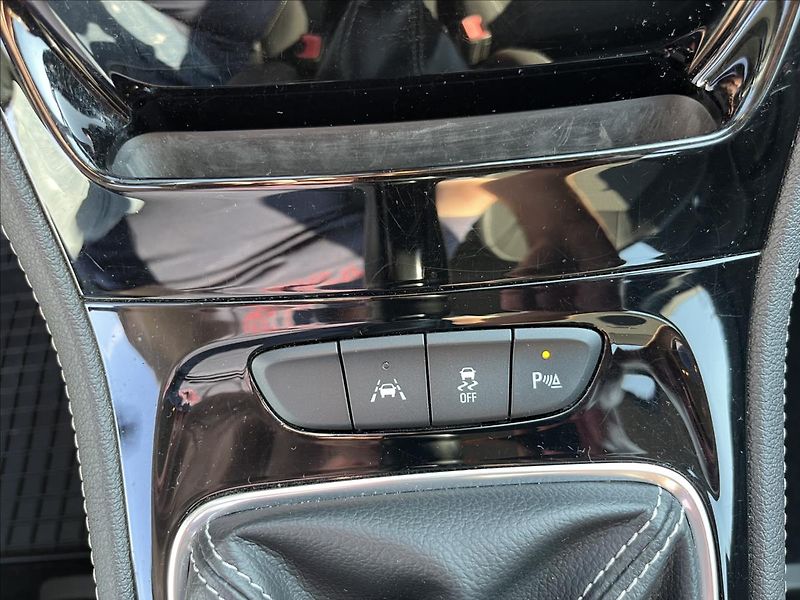 Opel Astra 1,6 CDTi + KLIMA NAVI SERVIS - fotka 22 z 42