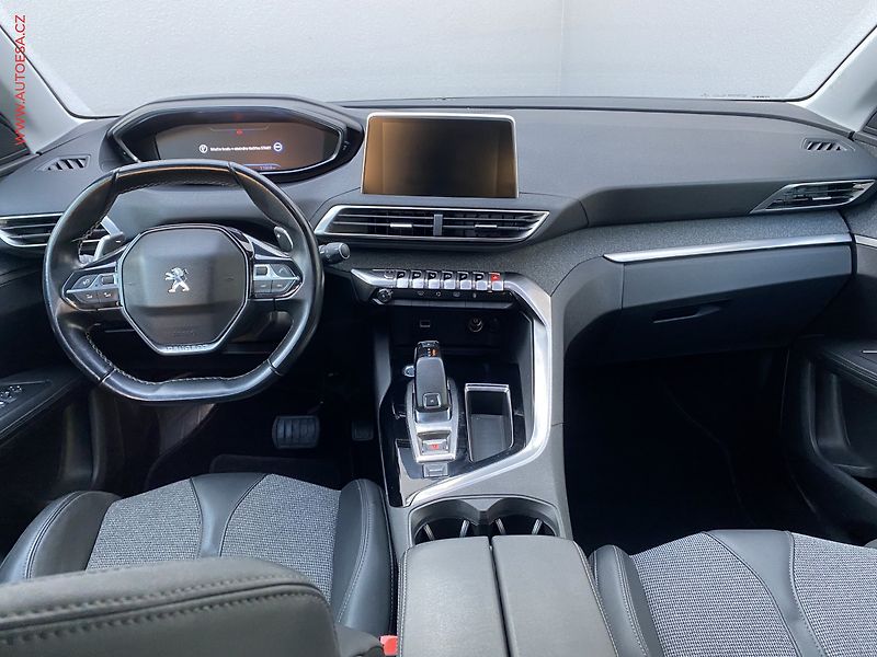 Peugeot 3008 (2019) 1.5 HDI, Allure, AT, LED - fotka 8 z 17