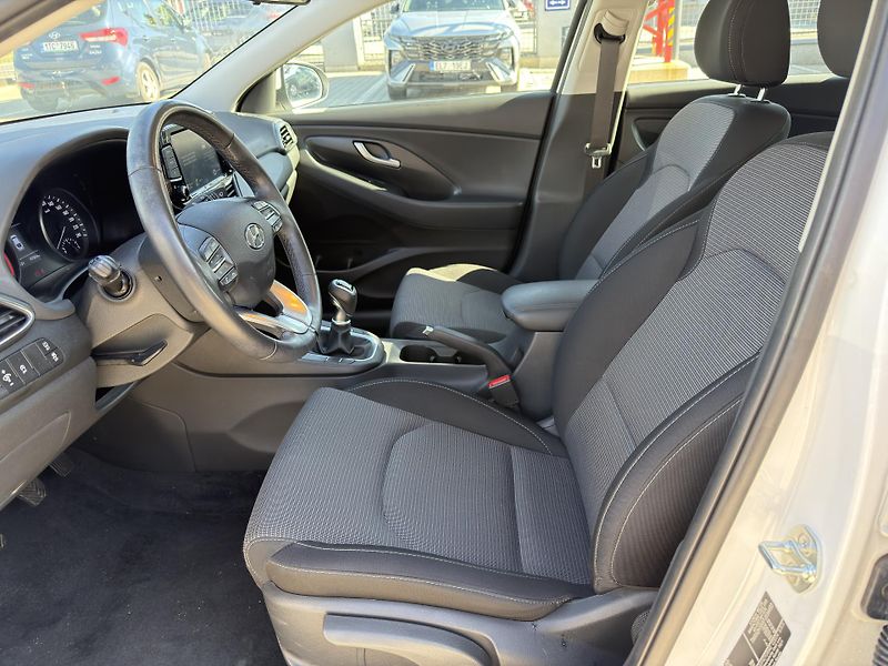 Hyundai i30 1.0-88KW,FB, REZERVACE - fotka 11 z 29
