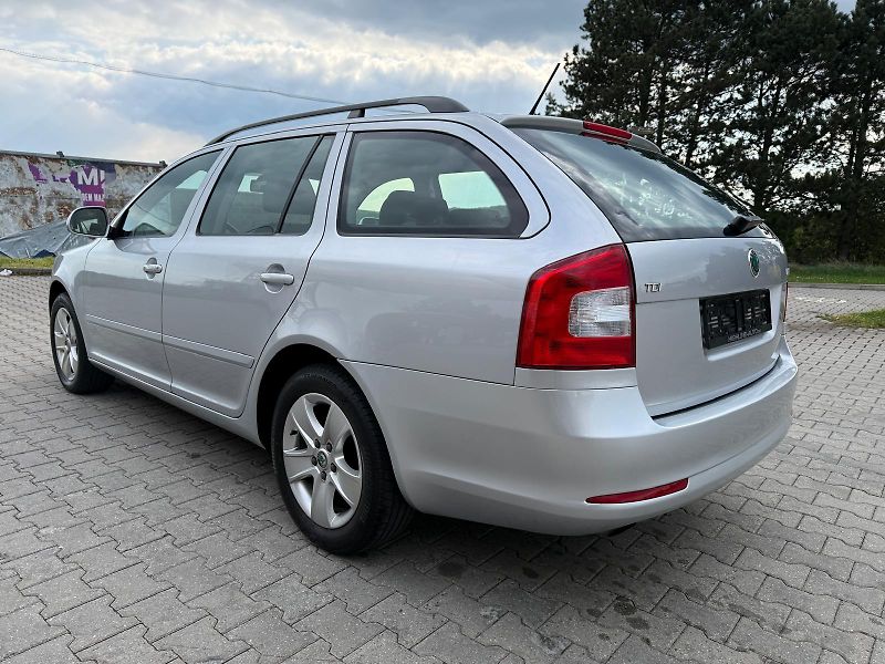 Škoda Octavia 1,6 TDI AMB bez koroze - fotka 4 z 12