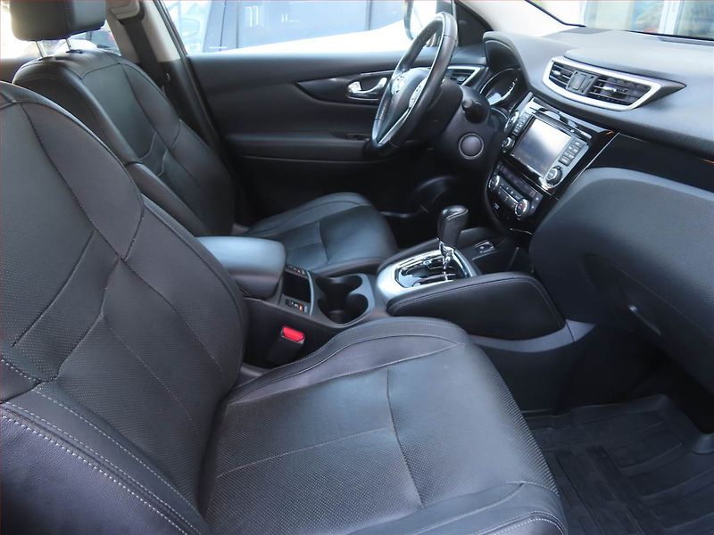 Nissan Qashqai (2016) Premier Edition 1.2 DIG-T - fotka 9 z 23