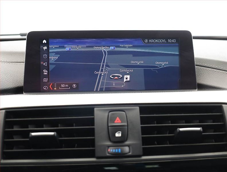 BMW Řada 3 (2019) 320 d xDrive, 4X4, Automat - fotka 16 z 21
