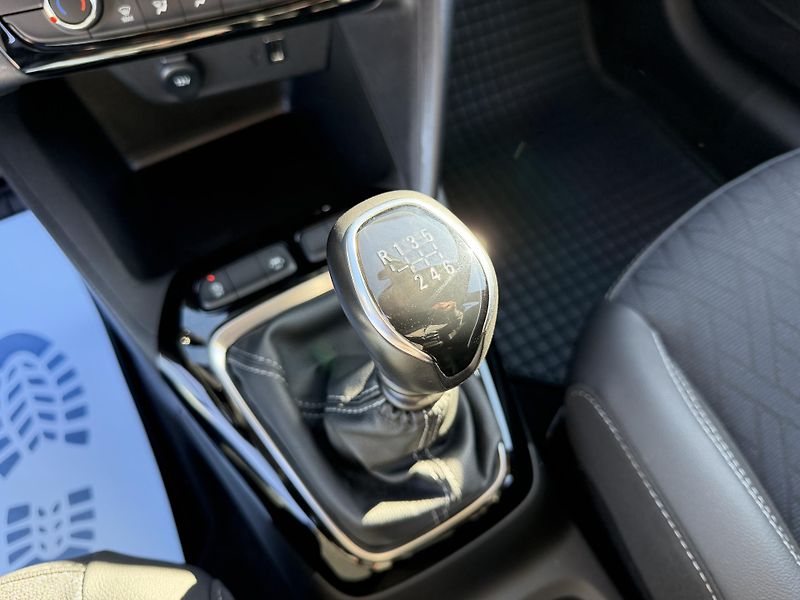 Opel Corsa 1,2T/74kW - Elegance - fotka 33 z 67