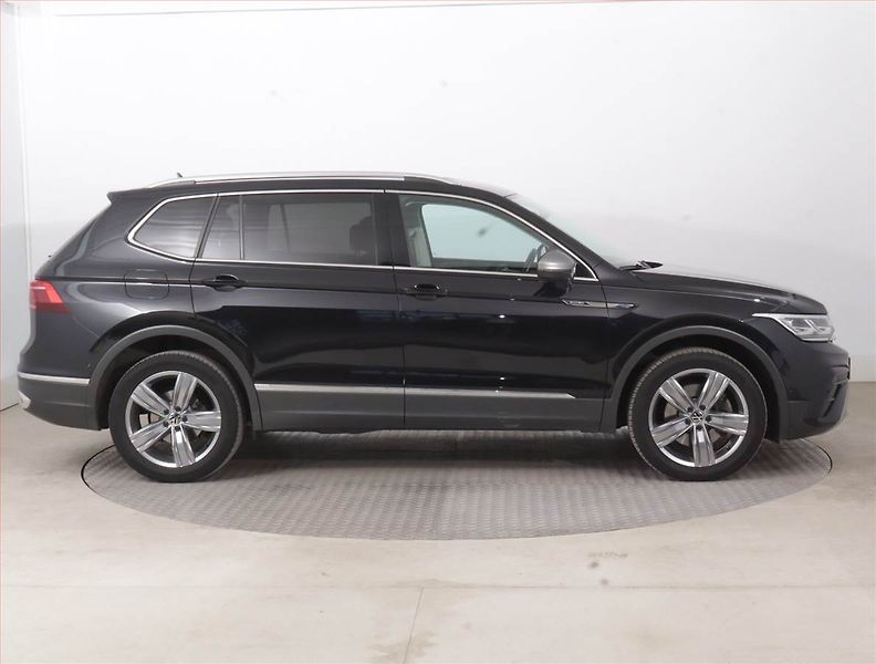 Volkswagen Tiguan (2022) Elegance 2.0 TDI - fotka 6 z 16