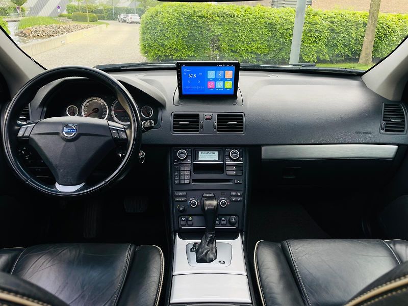 Volvo XC90 2.4 D5 4x4 AUT SERVISKA TAŽNÉ - fotka 24 z 49