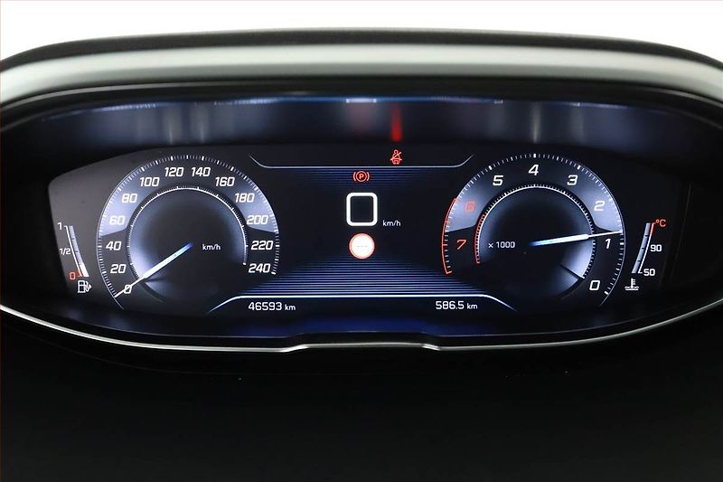 Peugeot 5008 (2019) PureTech 130 - fotka 8 z 15
