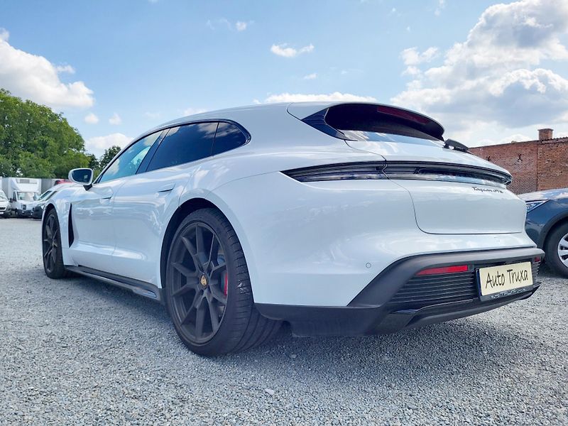 Porsche Taycan GTS 440kW 4S Electric - NOVÉ - fotka 40 z 48