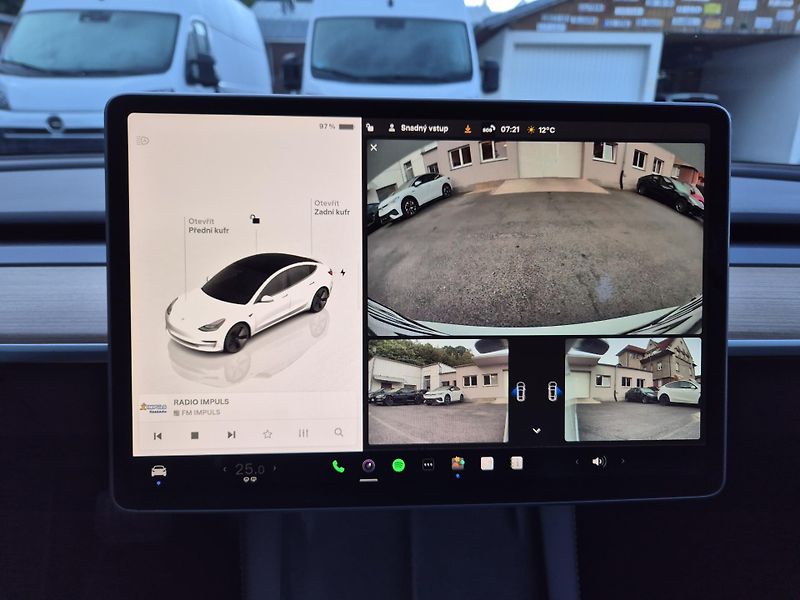 Tesla Model 3 STANDART RANGE 239w SOH 96,5% - fotka 33 z 48