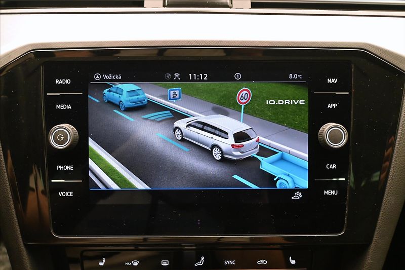 Volkswagen Passat 2,0 TDI 110kW DSG Business Zár - fotka 19 z 32