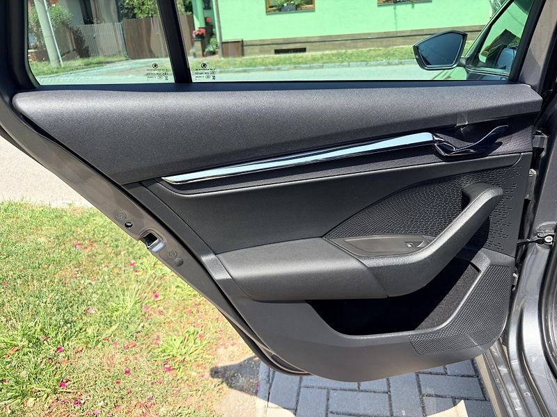 Škoda Octavia 2.0TDI STYLE VIRTUAL LED  - fotka 44 z 53