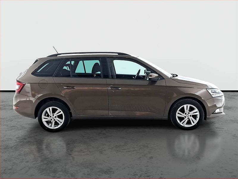 Škoda Fabia (2019) Style 1.0 TSI, Park. senzory - fotka 6 z 19