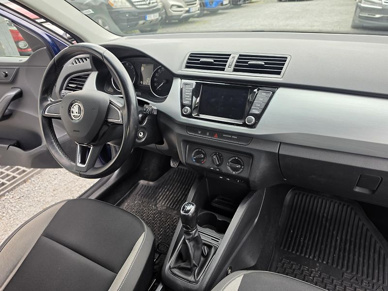 Škoda Fabia 1.0 TSI Park Senzor Navi - fotka 18 z 22
