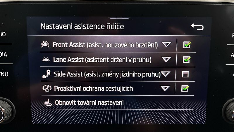 Škoda Scala 1.0 TSI Style - fotka 25 z 27