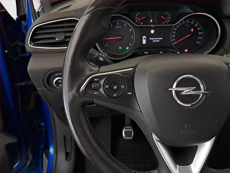 Opel Grandland X (2019) Innovation 1.2 Turbo - fotka 22 z 25