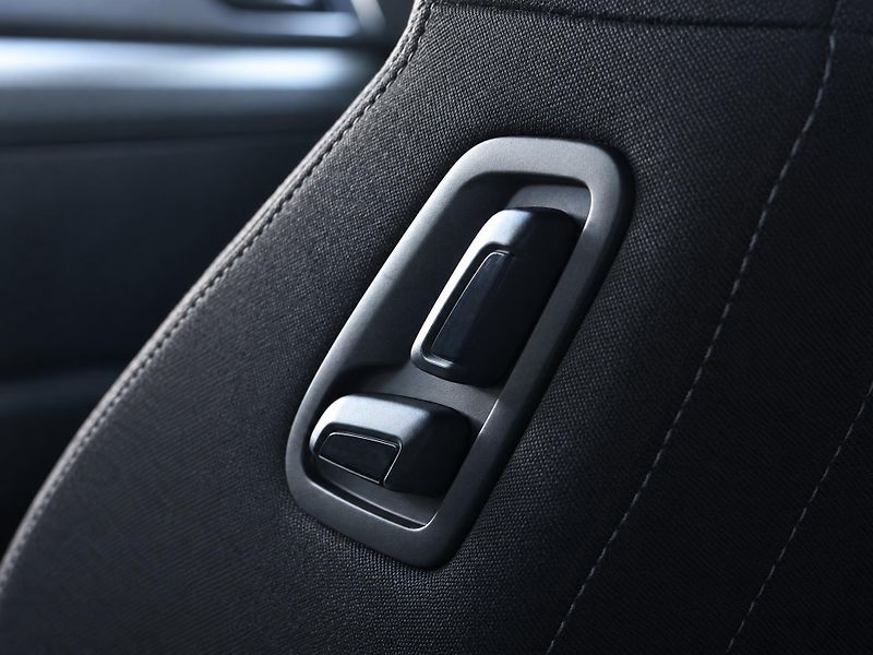 Škoda Superb 2,0 TDI DSG 110kW Style Navi - fotka 17 z 47