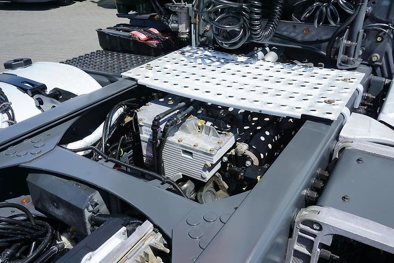 Renault (2018) C 520 / EURO 6 / ACC / 6 X 4 / - fotka 37 z 49