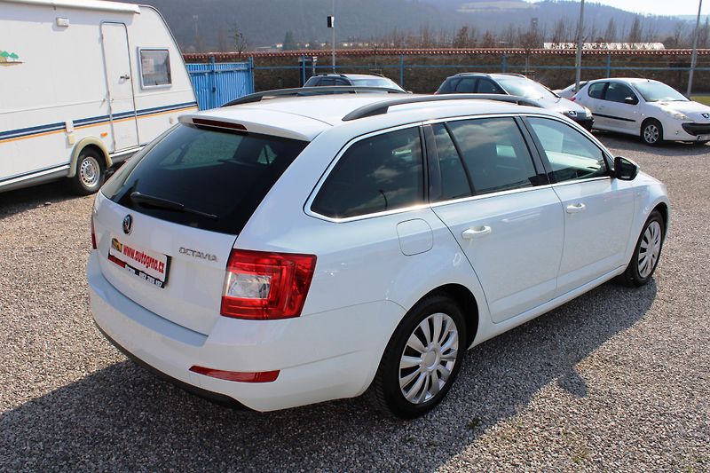 Škoda Octavia (2015) 1,6TDI XENONY TEMPOMAT ALU DSG - fotka 7 z 21