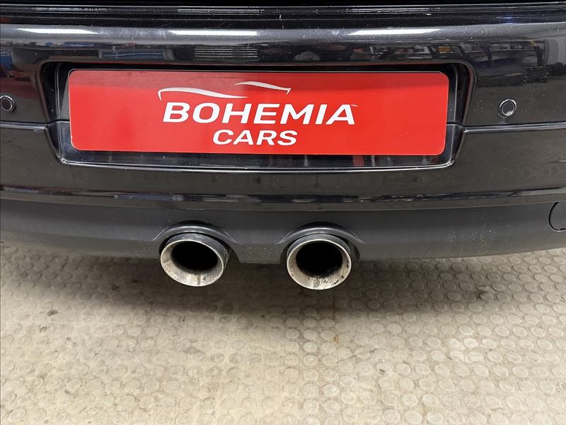 Volkswagen Golf 3,2 V6 4Motion R32 - fotka 20 z 23