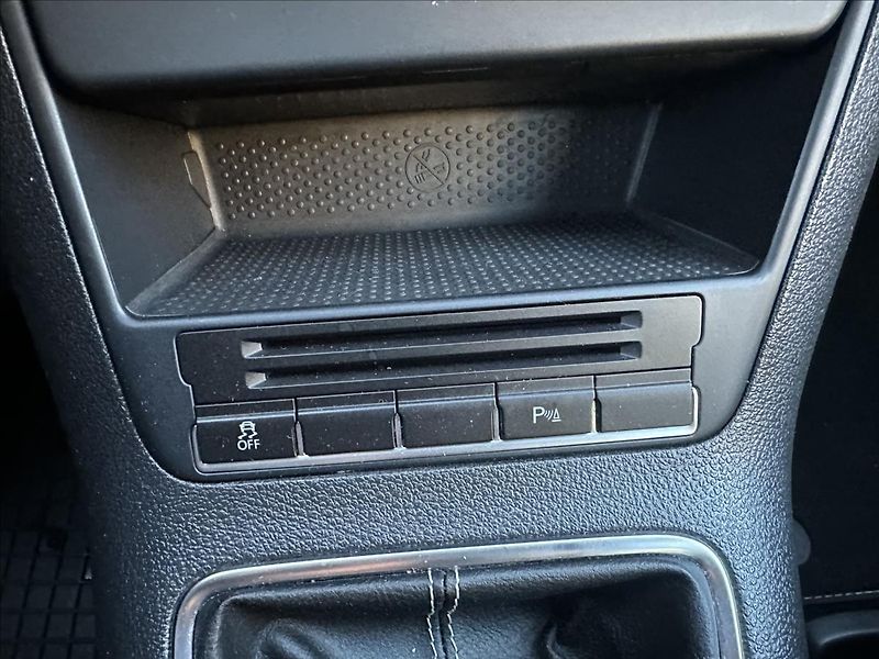 Volkswagen Golf Plus 1,2 TOP stav 1.majitel - fotka 17 z 22
