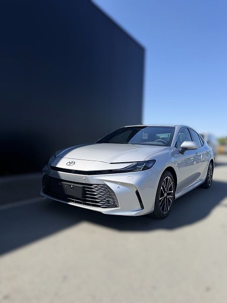 Toyota Camry Prestige - fotka 2 z 5