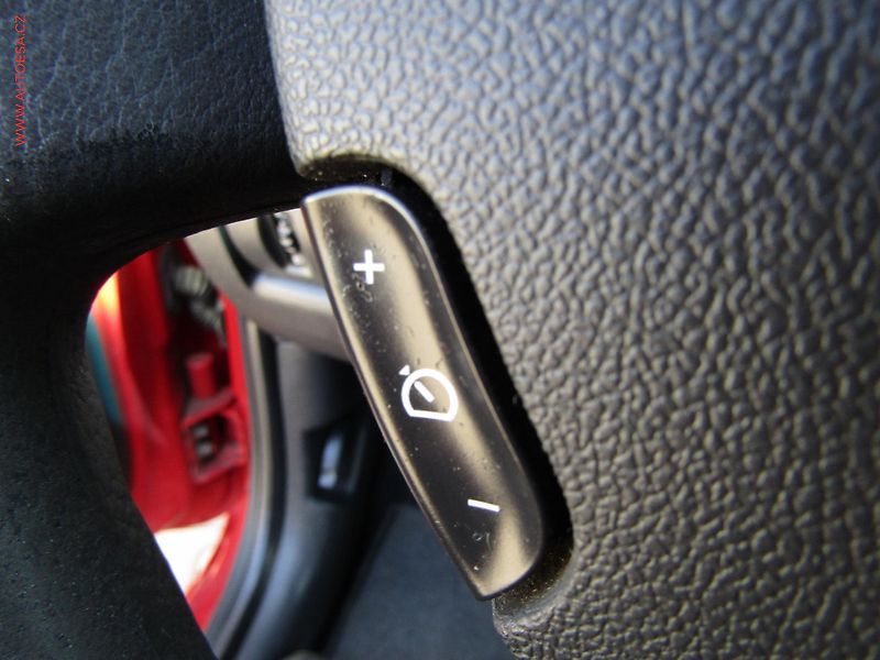 Renault Clio (2009) 1.5 dCi, ČR, AC, el. výbava - fotka 13 z 18