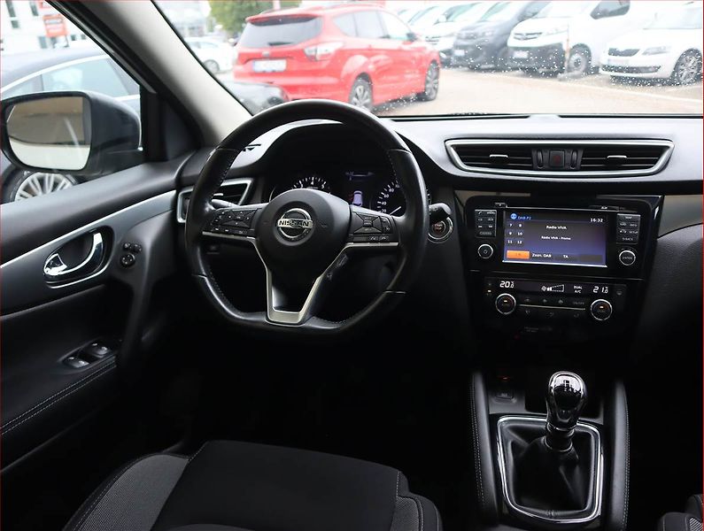 Nissan Qashqai (2018) Tekna 1.2 DIG-T, Serv.kniha - fotka 7 z 22