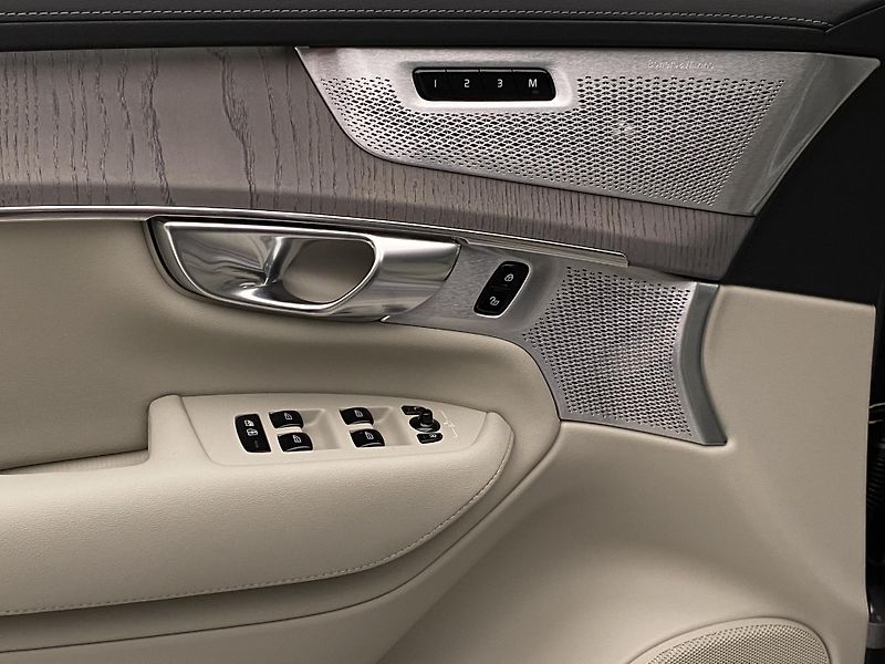 Volvo XC90 (2025) T8 AWD RECHARGE BRIGHT PLUS 7m - fotka 29 z 75