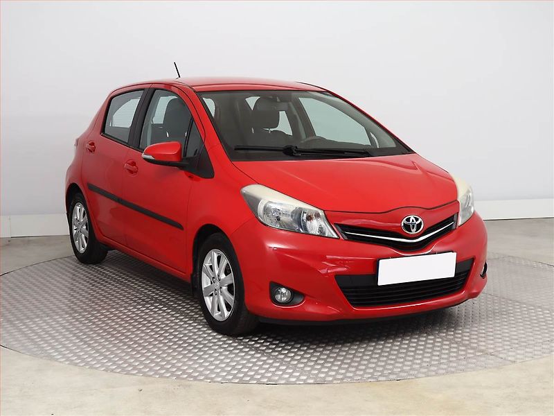 Toyota Yaris (2013) 1.33 Dual VVT-i, Park. senzory - fotka 1 z 12